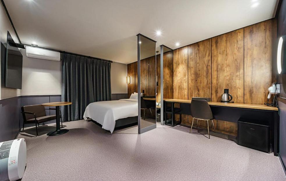 Brown-Dot Hotel Geomdan Инчон Экстерьер фото