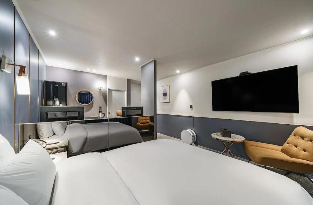 Brown-Dot Hotel Geomdan Инчон Экстерьер фото