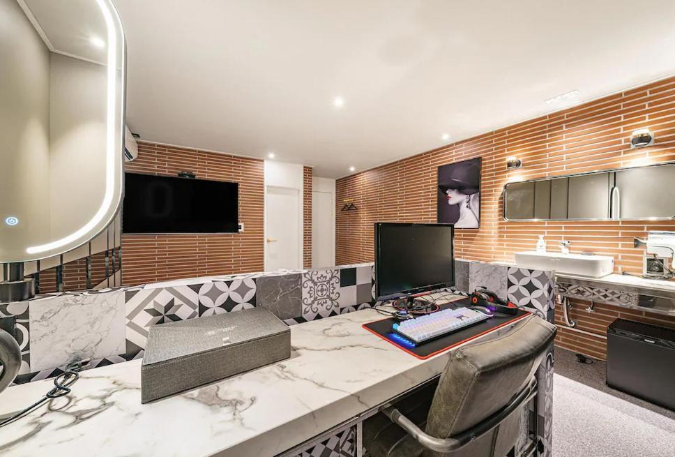 Brown-Dot Hotel Geomdan Инчон Экстерьер фото